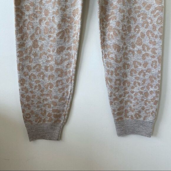 ANTHROPOLOGIE-IRIS Jogger Fawn (Medium) - Picture 7 of 11